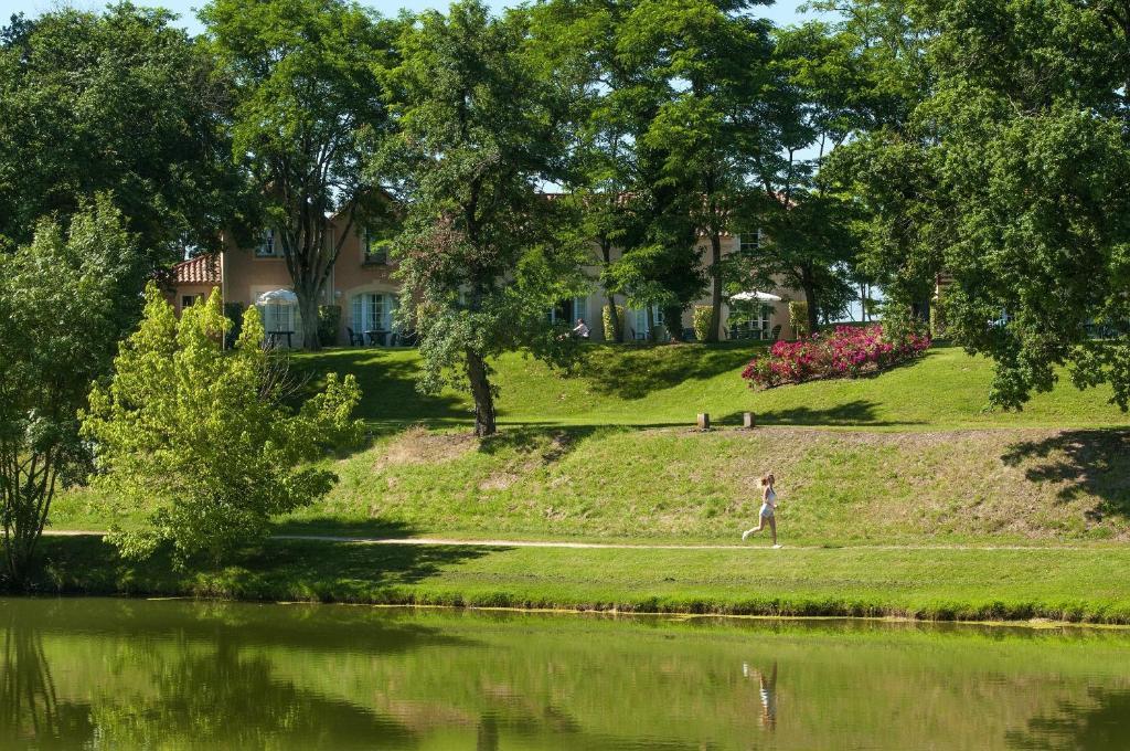 Pierre & Vacances La Residence Du Lac Monflanquin Zewnętrze zdjęcie